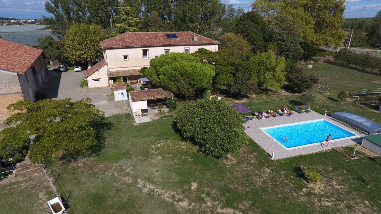 Domaine De L'Ile - Gites Et Chambres D'Hotes Castelsarrasin Bagian luar foto